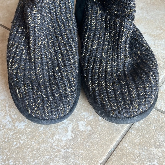 New UGG Sz 8 boots Black gold knit fold detail - Picture 8 of 9